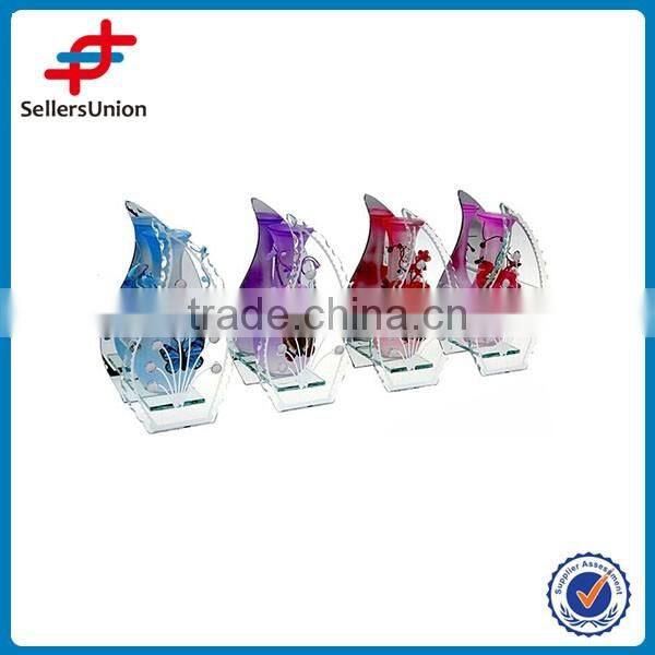 leaf design glass vase