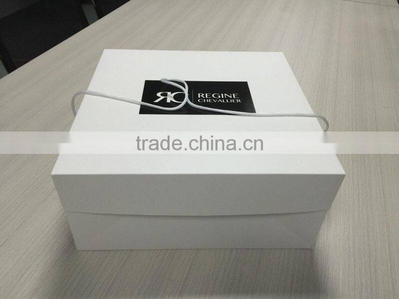 Luxury clothing packaging paper box, custom printed wholesale apparel boxes