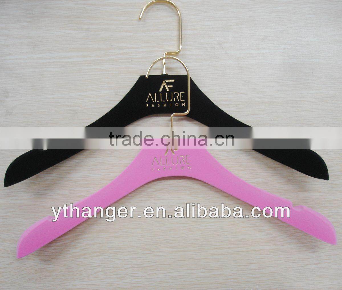 AP-617 black coat hanger plastic anti-theft hanger back