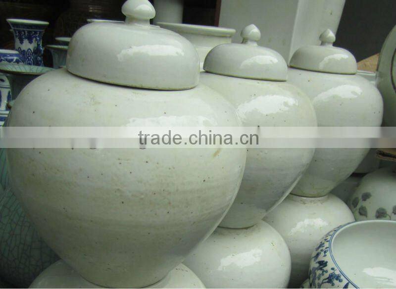 Chinese antique ceramic pot