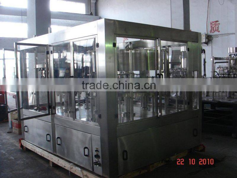 2010 New style carbonated drink filling machine