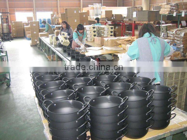 Iron deepfryer which it is crispy and is fried deliciously