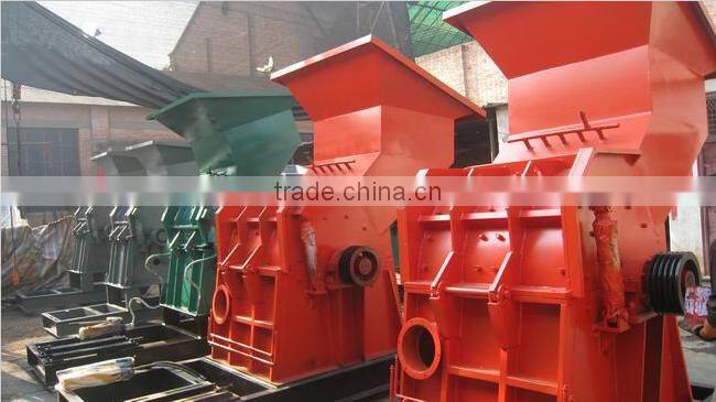 Aluminum cans crusher for crushing scrap coke cans