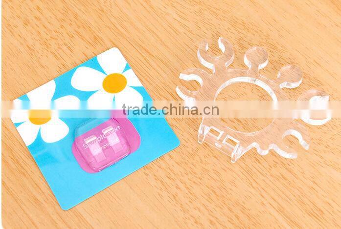 Q058 Creative cartoon style suction wall toothbrush holder