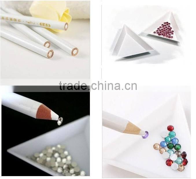 White Plastic Triangular Sorting Tray for Rhinestone- Nail Art