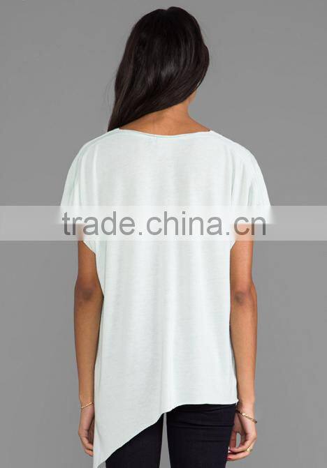 Side seam slit wording printed t-shirt