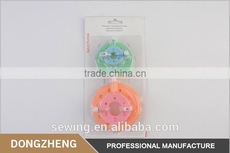 Multicolored plastic knitting tool flutty yarn accessory pom pom maker