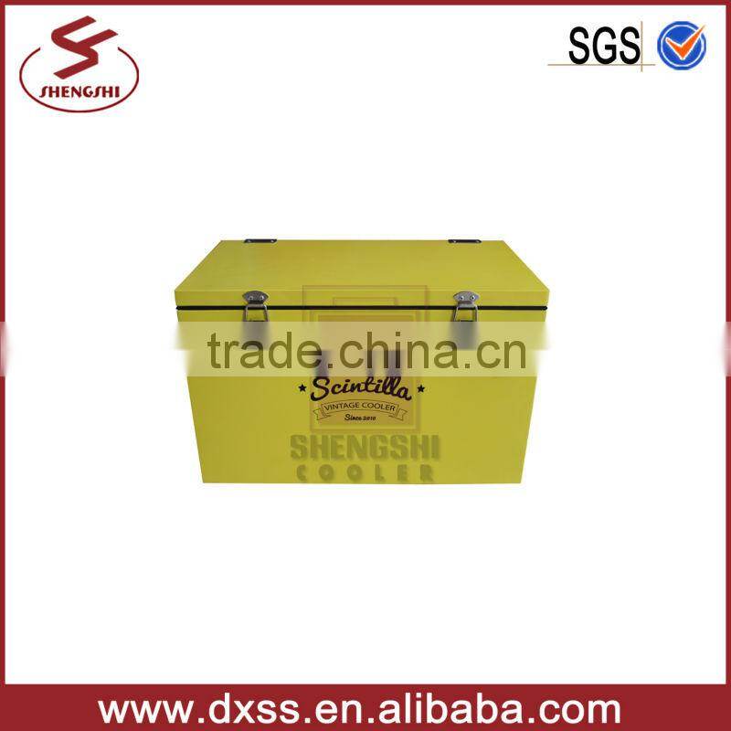 Industrial promotional wine tray with locks for beverage