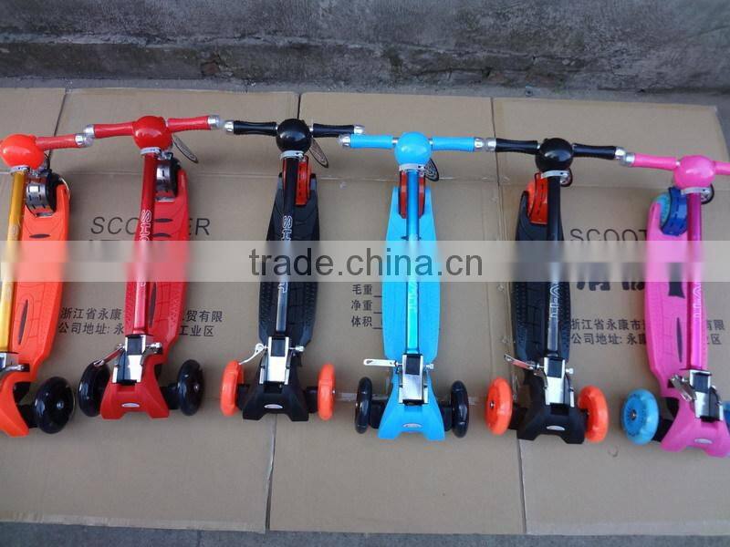 2015 new design mini kick scooters with MP3 and flash handle bar With MP3 mini kick scooters/dual pedal scooter/kick scooters