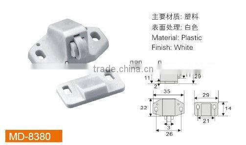MEATON door roller catch plastic
