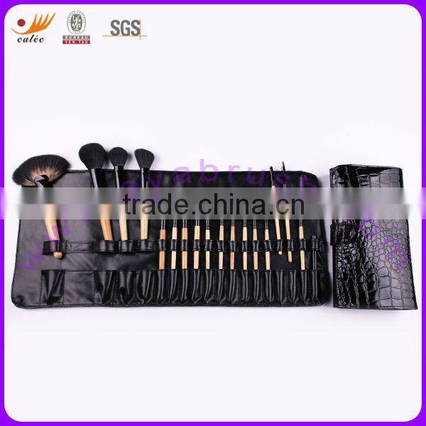Professional Makeup Brush Set with Wooden Handle, Applicable for Face, Lip, and Eyebrow