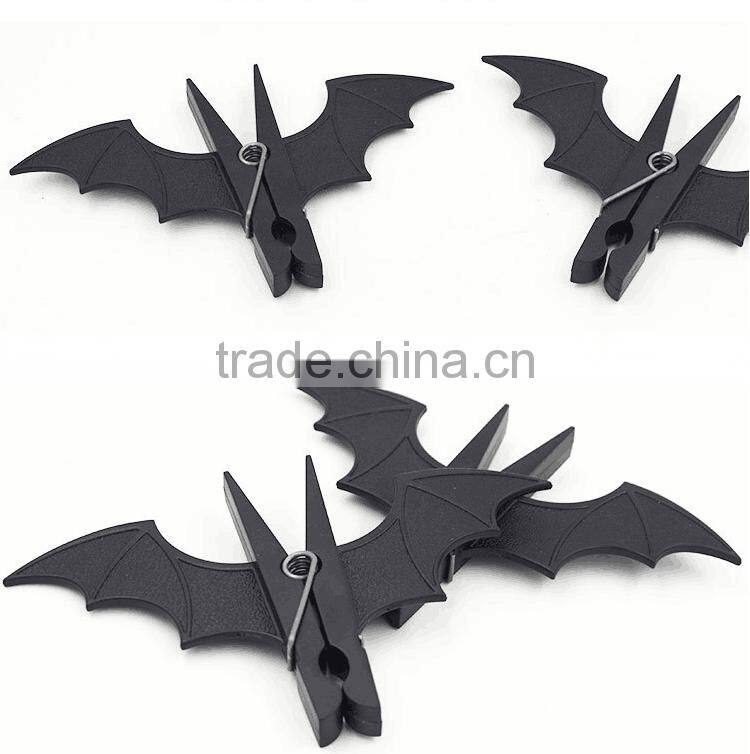 Creative Black/Red Batman Shape Plastic Spring Clothes Pegs Household Pants Receiving Clothes Clips Bat Pegs For Wholesale