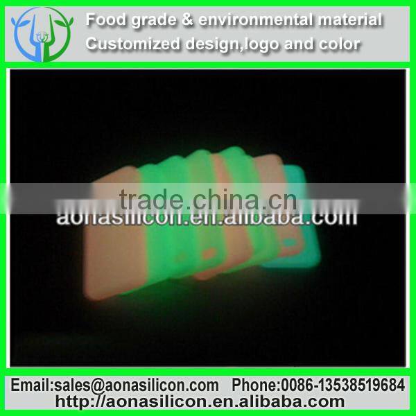 Glowing in the dark silicone case for mobile phone