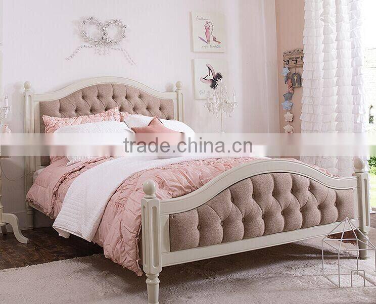 Princess Wonderland Luxury European Style Solid Wood Tufted Bed with Pure White Poster and Canopy BF11-02274e