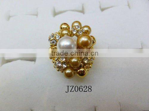 gold finger flower shape pearl ring