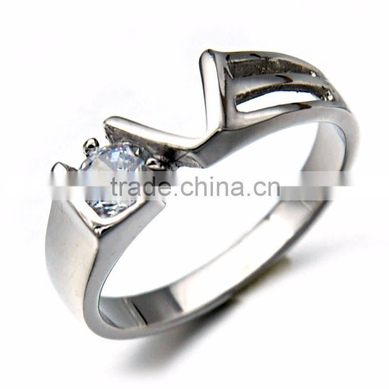Factory Hot Selling Polished Silver Stainless Steel Crystal Love Crystal Ring Jewelry for Women