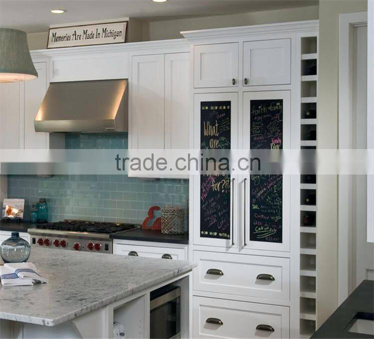 Appartment project kitchen cabinet crown molding style