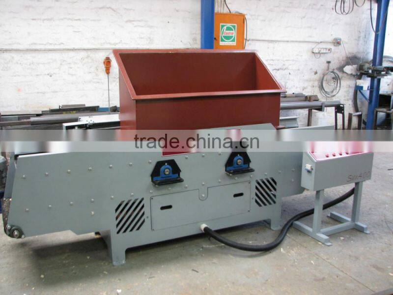 4 blades insided automatic wood shaving machine