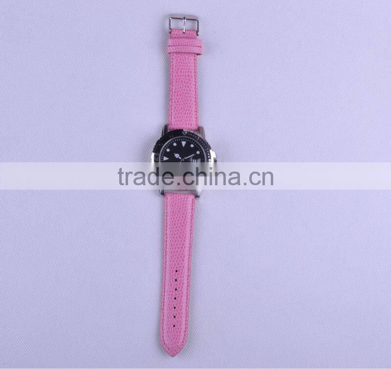 Graceful vogue delicate cute lucky ladies and girls pink artificial leather wristband watch
