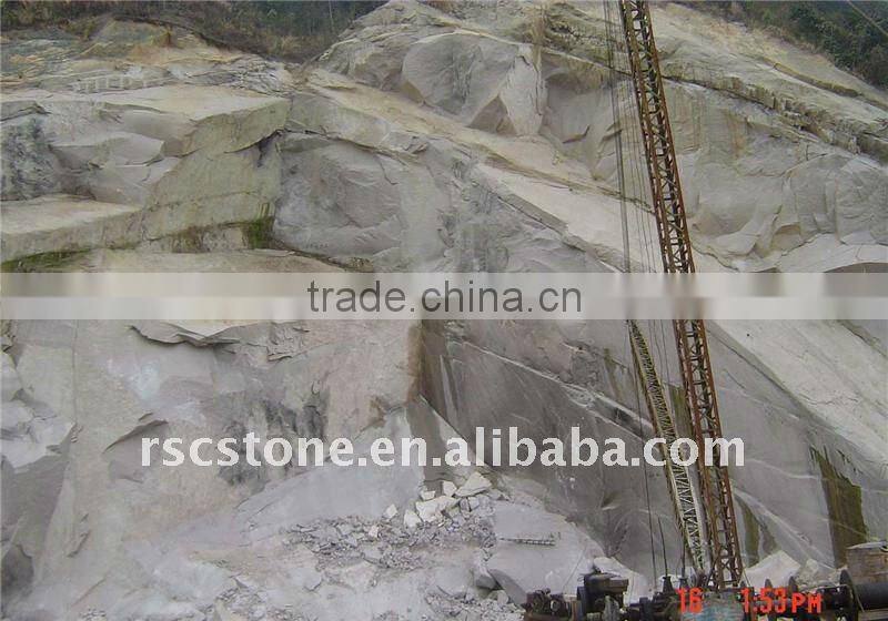 peach red G687 granite countertop