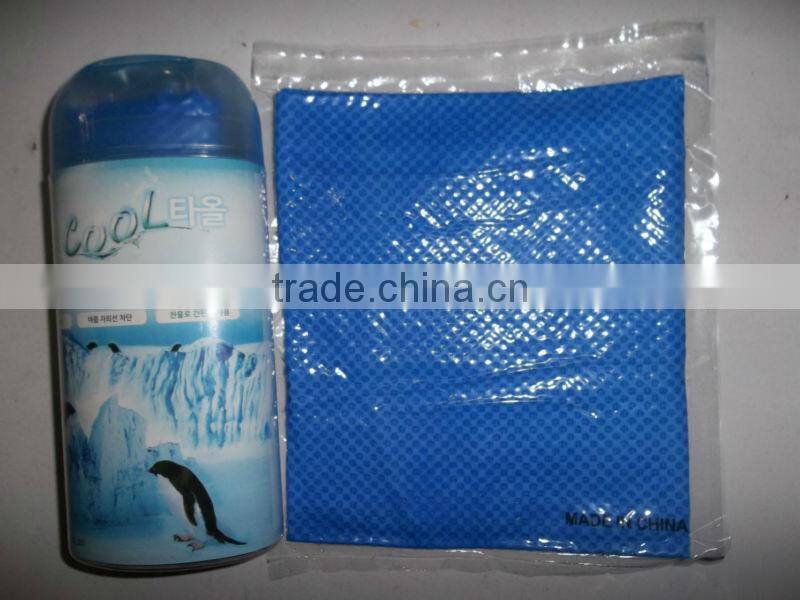 Custom Logo Debossed Sports Cooling Towel with Tube Pack