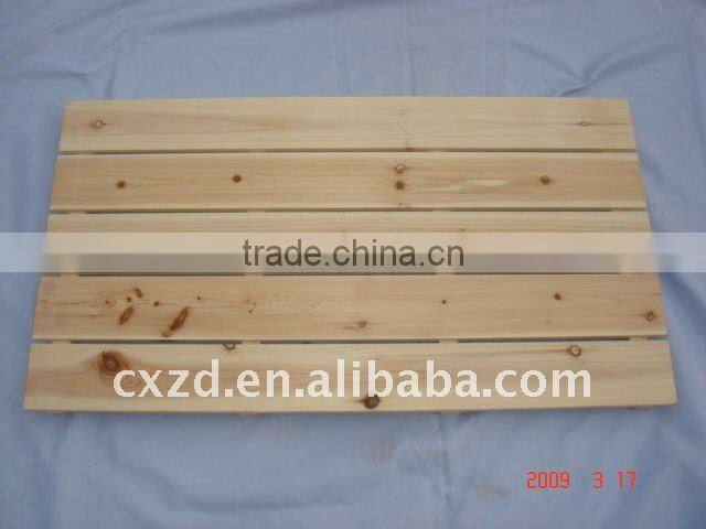 Wood bath mat's shape like a bird