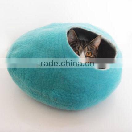 Handmade Felted Purple Wool Cat cocoon