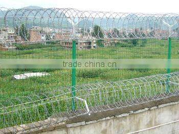 welded wire mesh fence