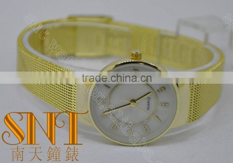 Fashion Vogue Gold Alloy Watch With Reticulate Hand, High Quality Quartz Watch For Lady