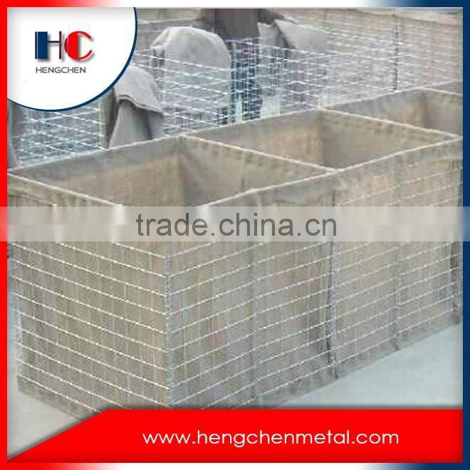 Concertainer blast wall for military defense