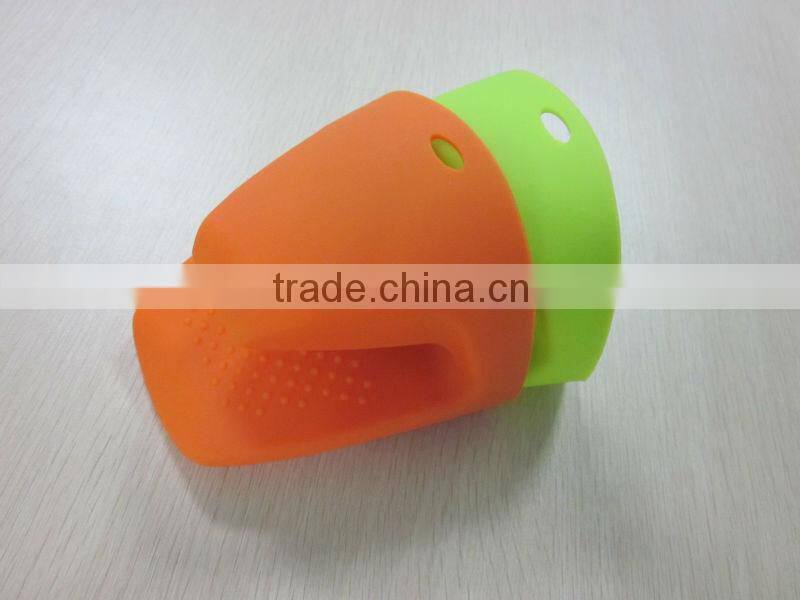 2014 latest design100% Food Grade Silicone Oven Mitt glove