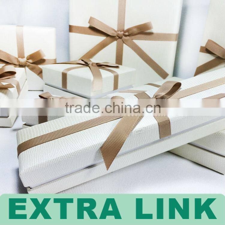 China Supplier Luxury Custom Logo Printed Foldable With Magnetic White Lashes Box