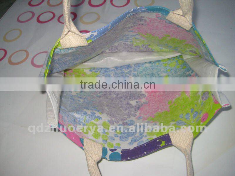 Non- woven shopping bags of colorful printed
