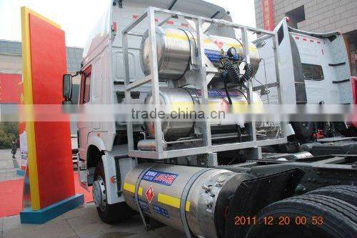 SINOTRUK HOWO 6x4 345 HP CNG Tractor Truck