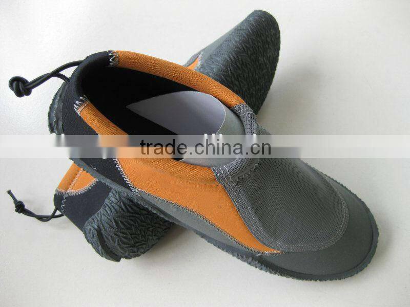 Durable Neoprene diving boots for water sport manufacture of kiteboarding shoes
