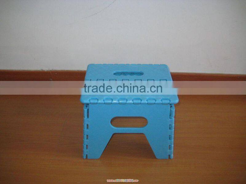 portable plastic folding step stool with 7.87 inches height
