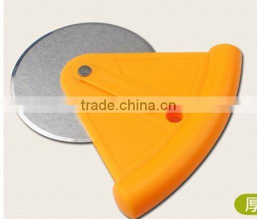 CY134 Stainless Steel Pizza Cutter with handle Pizza Knife