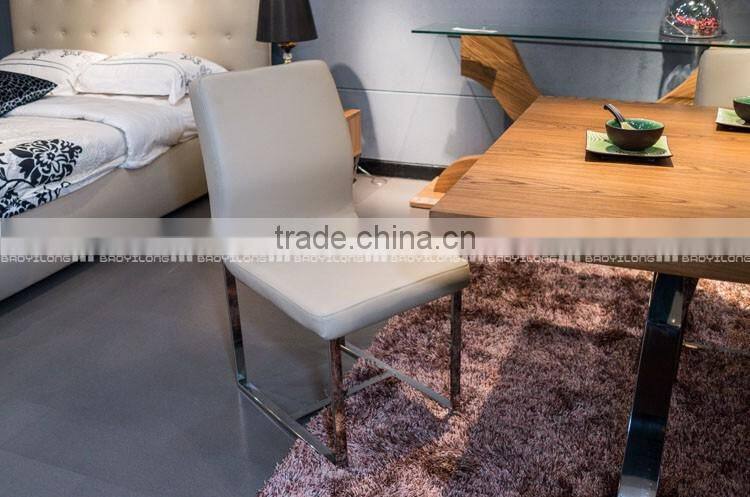 Simple Design Metal Upholstered PU Dining Chair N6261