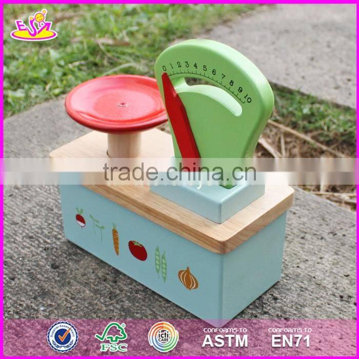 2016 New design children pretend play funny wooden scales toy W10D148
