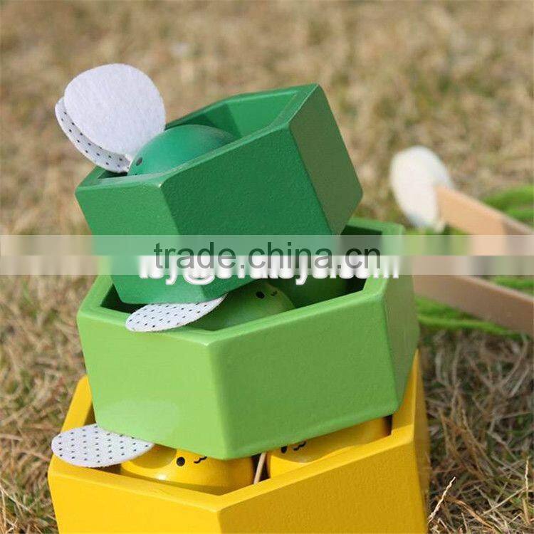New design kids funny wooden bee toys custom children wooden cartoon bee toys W01B039