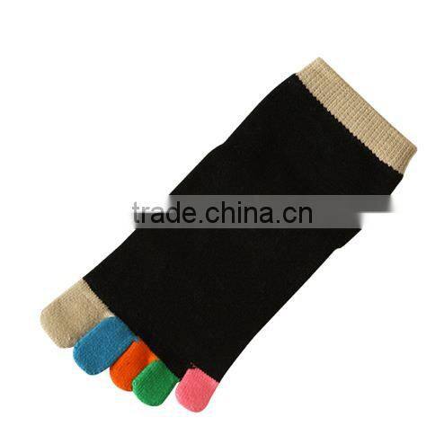 Custom OEM Design Bright Colored High Quality Winter Christmas Warm Cotton Yoga Socks for Women