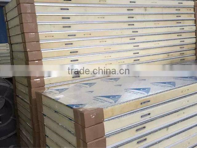 Polyurethane insulated sandwich panel for cold storage