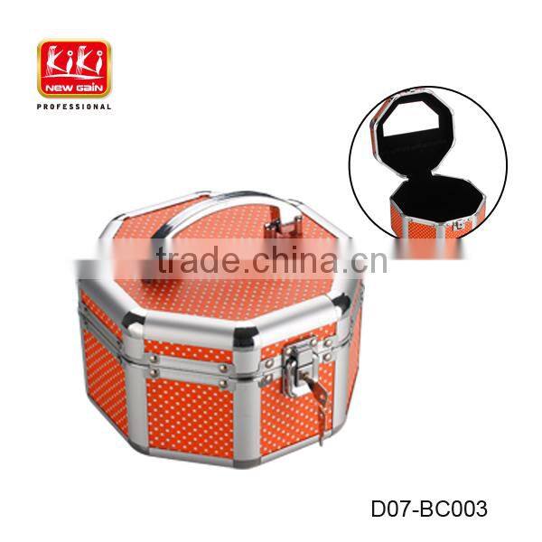 Beauty accessories. Unique Fashion aluminum makeup artist cosmetic train case box kit