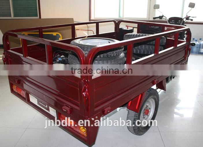 Cargo three-wheeled motorcycle