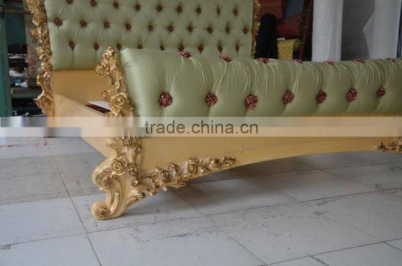 Italy Rose Carving Green Fabric Upholstered King Size Bed/ Baroque Style New Design Bedroom Furniture/Romatic Wooden Wedding Bed
