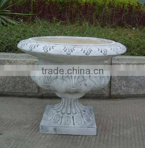 2015 popular tankshaped giant plant pots