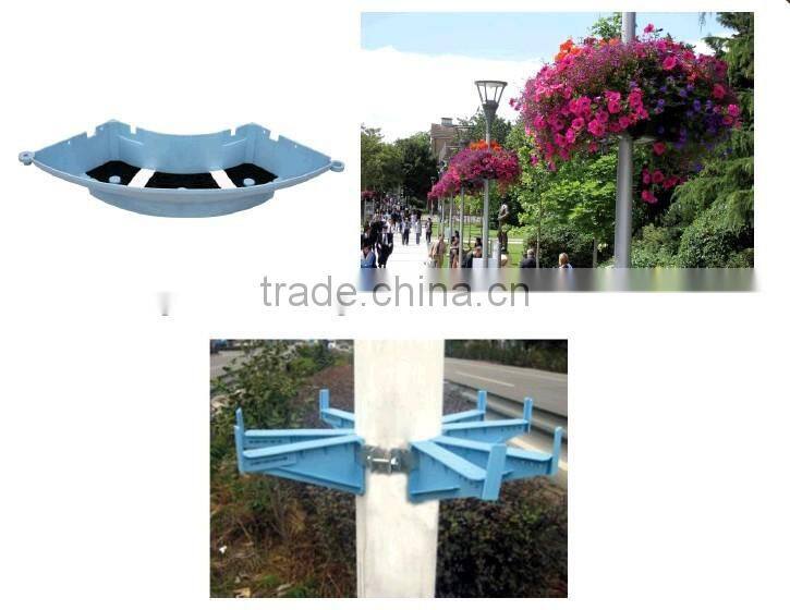 SOL durable self-watering grow pots lamp post green modular vertical planter