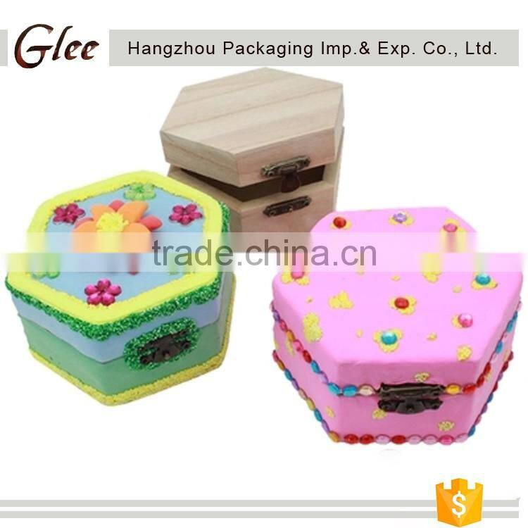 Roud finish cute wooden jewellery box
