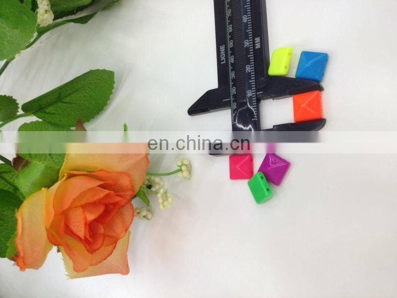 hot sell colorful plasic spike studs glue on clothing bags garment accessories