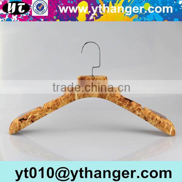YY0441 wood grain rubber coated clothes hanger rubber paint non-slip coat plastic hanger